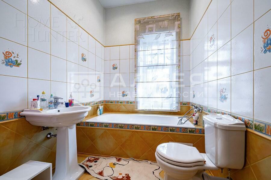 2-этажный коттедж 400 м² с отделкой