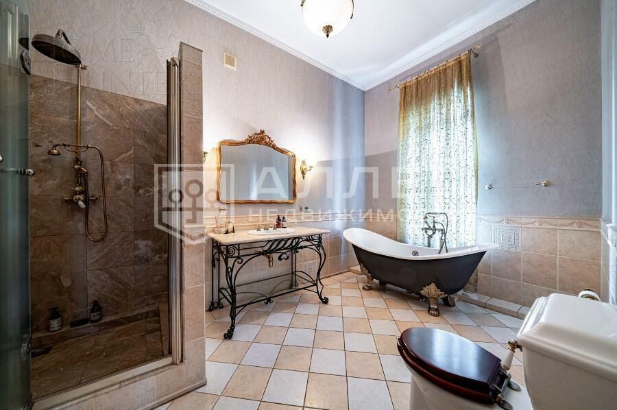 2-этажный коттедж 400 м² с отделкой