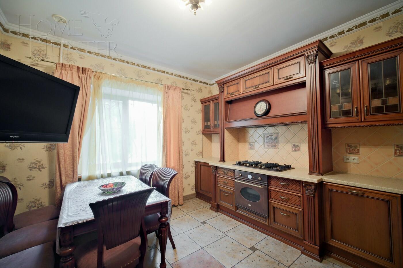 2-этажный коттедж 600 м² с отделкой