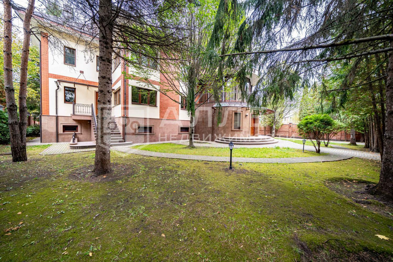 2-этажный коттедж 1 063 м² с отделкой