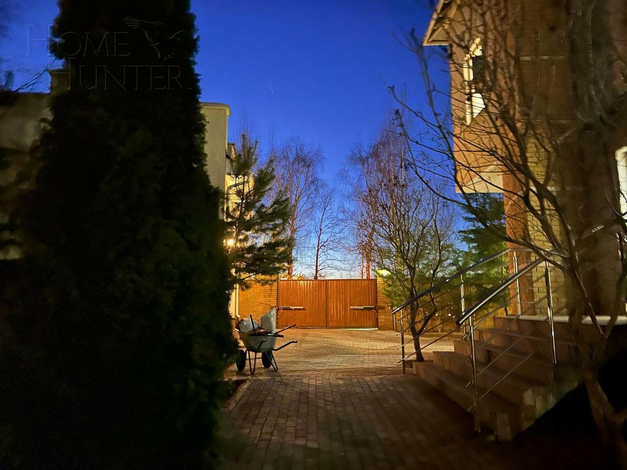 3-этажный коттедж 560 м² с отделкой