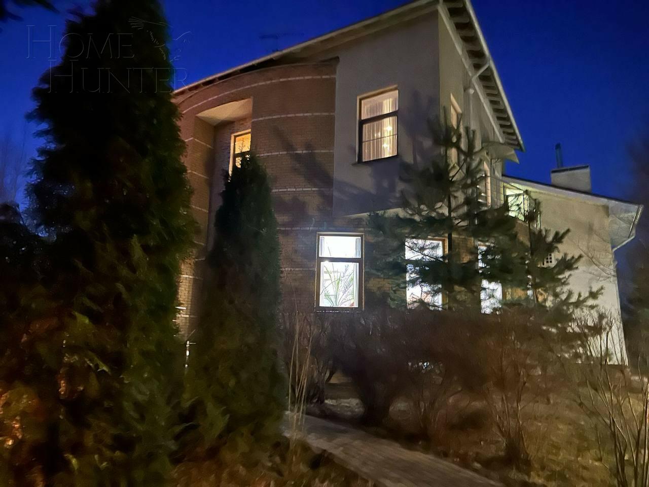 3-этажный коттедж 560 м² с отделкой