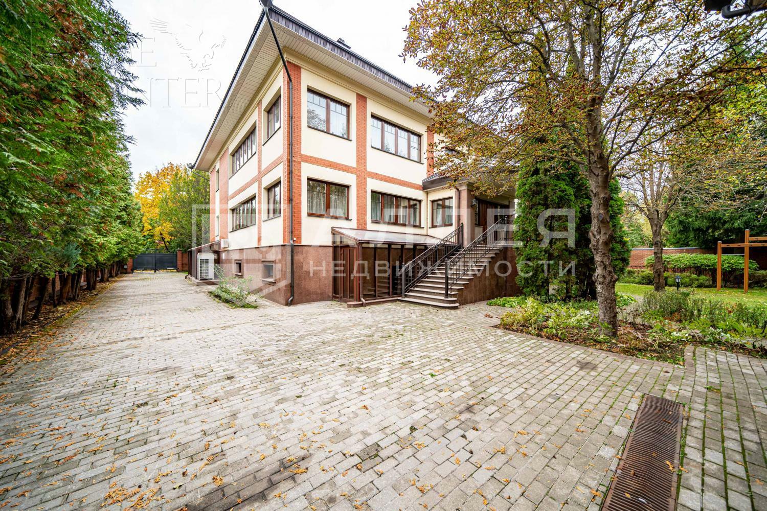 2-этажный коттедж 1 063 м² с отделкой