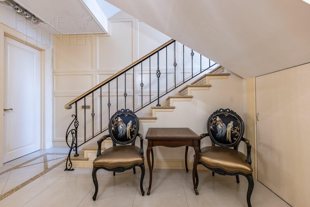 3-этажный таунхаус 340 м² с отделкой