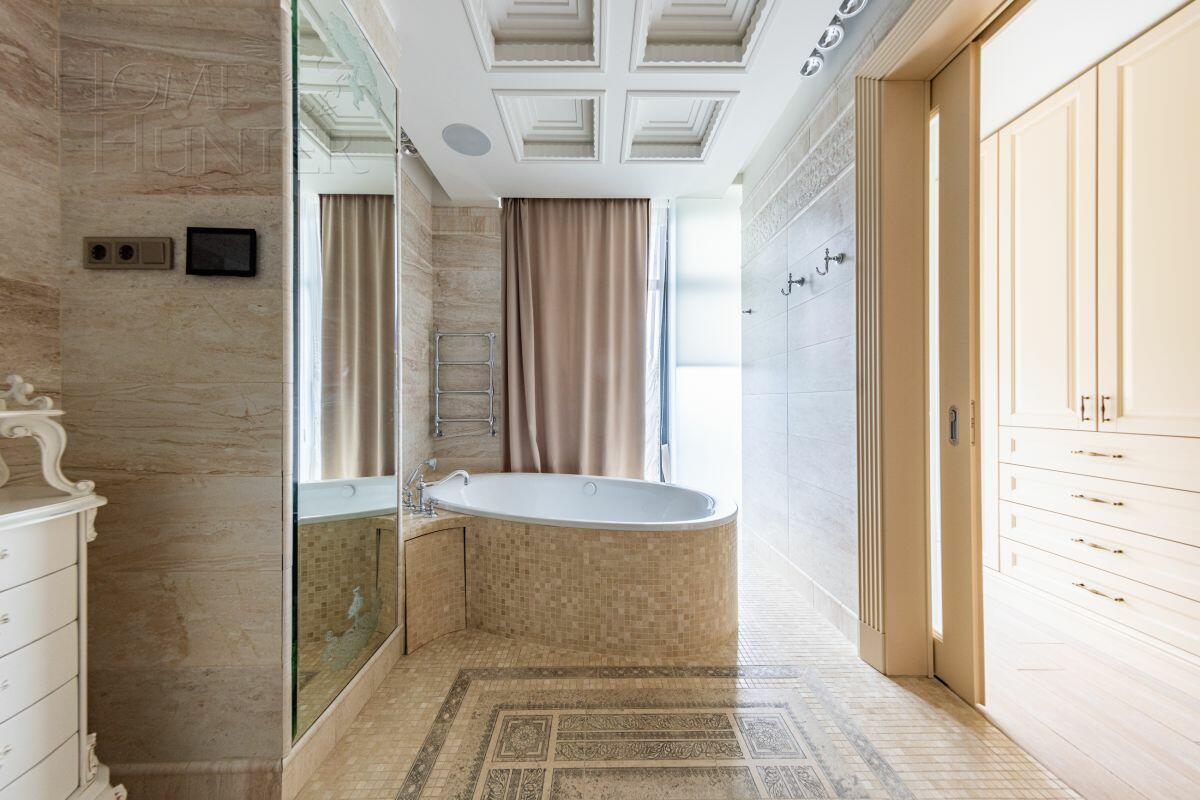 3-этажный таунхаус 340 м² с отделкой