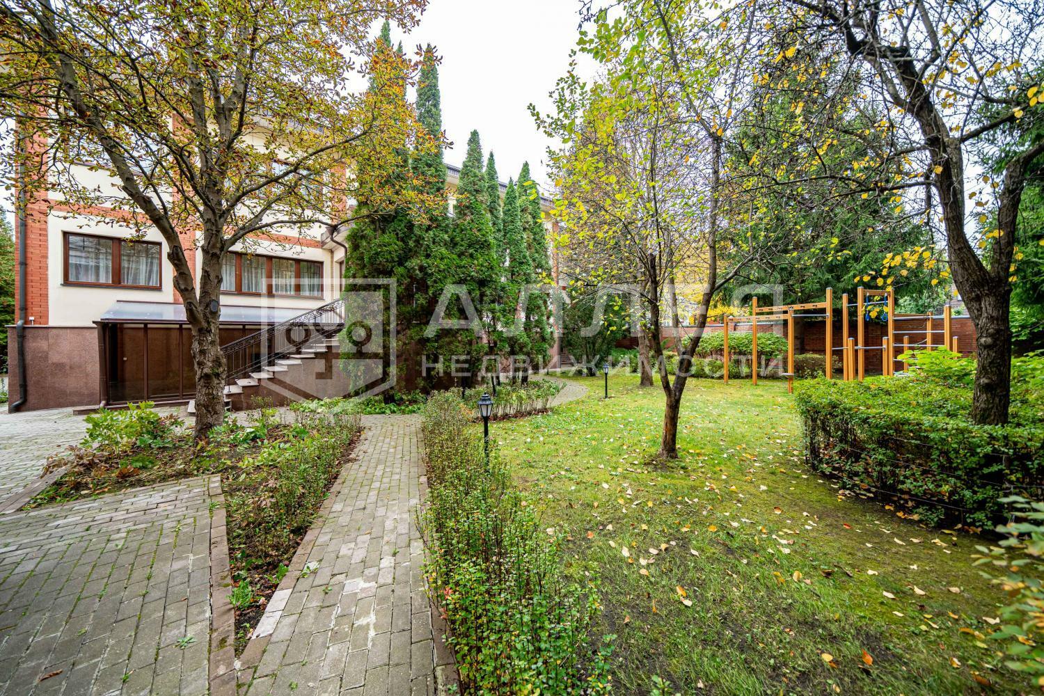 2-этажный коттедж 1 063 м² с отделкой