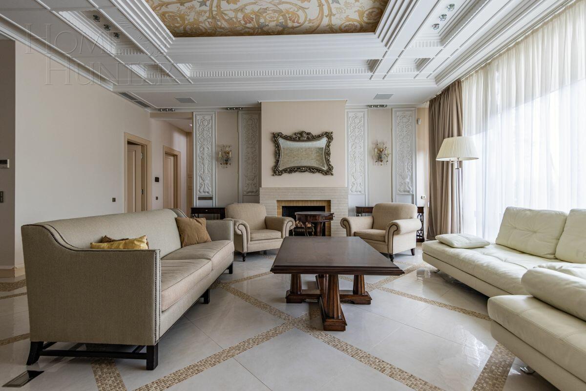 3-этажный таунхаус 340 м² с отделкой