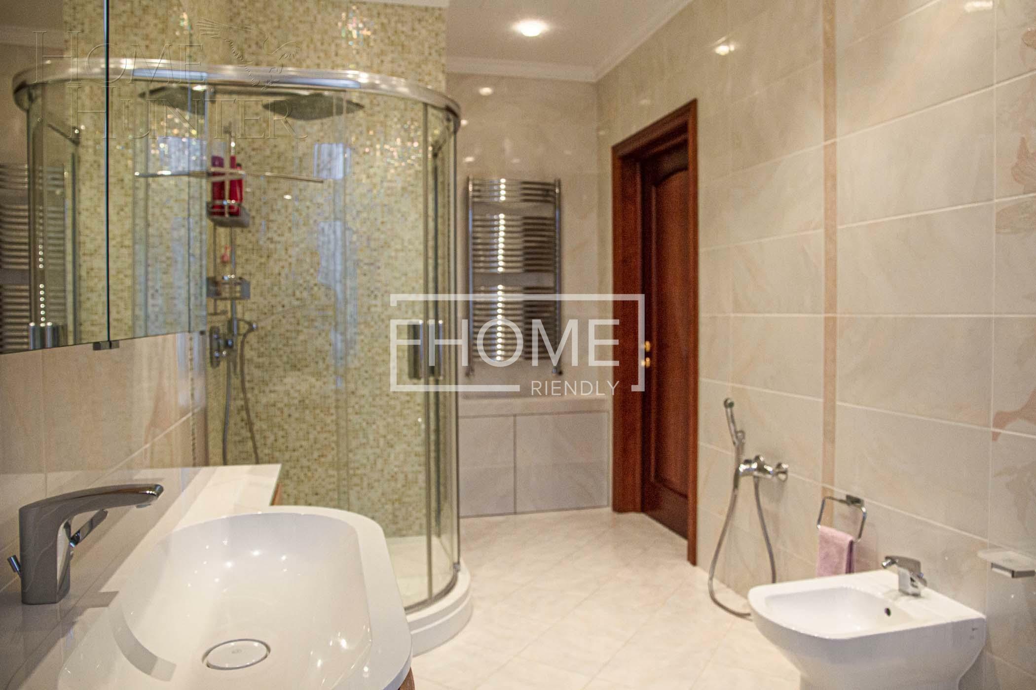 2-этажный коттедж 1 200 м² с отделкой