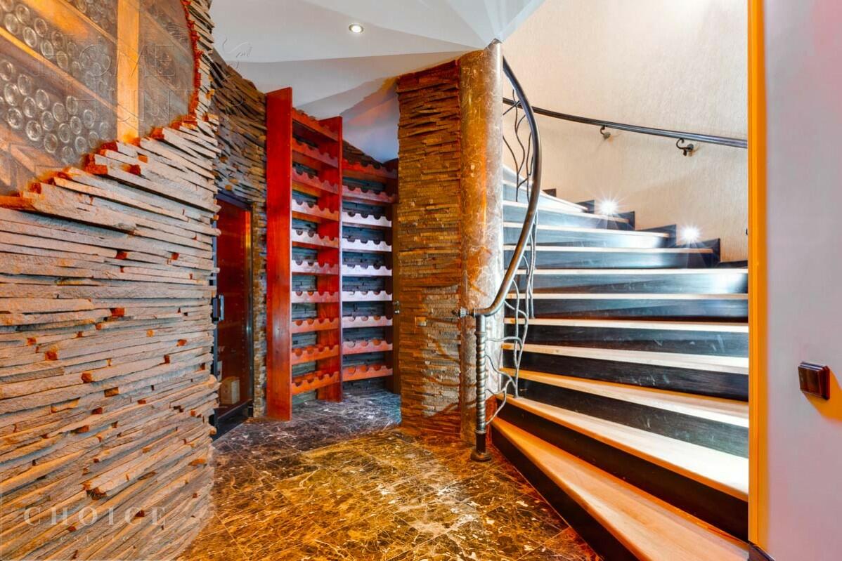 2-этажный коттедж 500 м² с отделкой