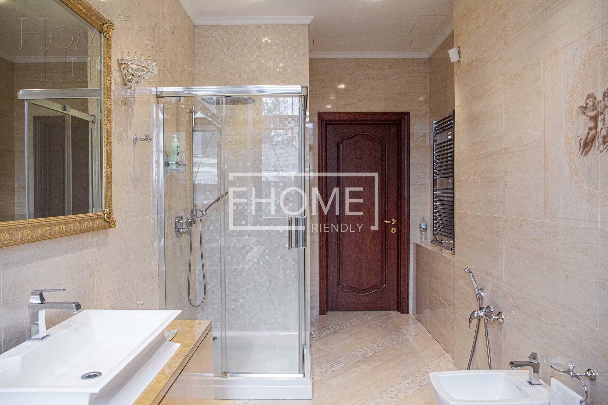 2-этажный коттедж 1 200 м² с отделкой