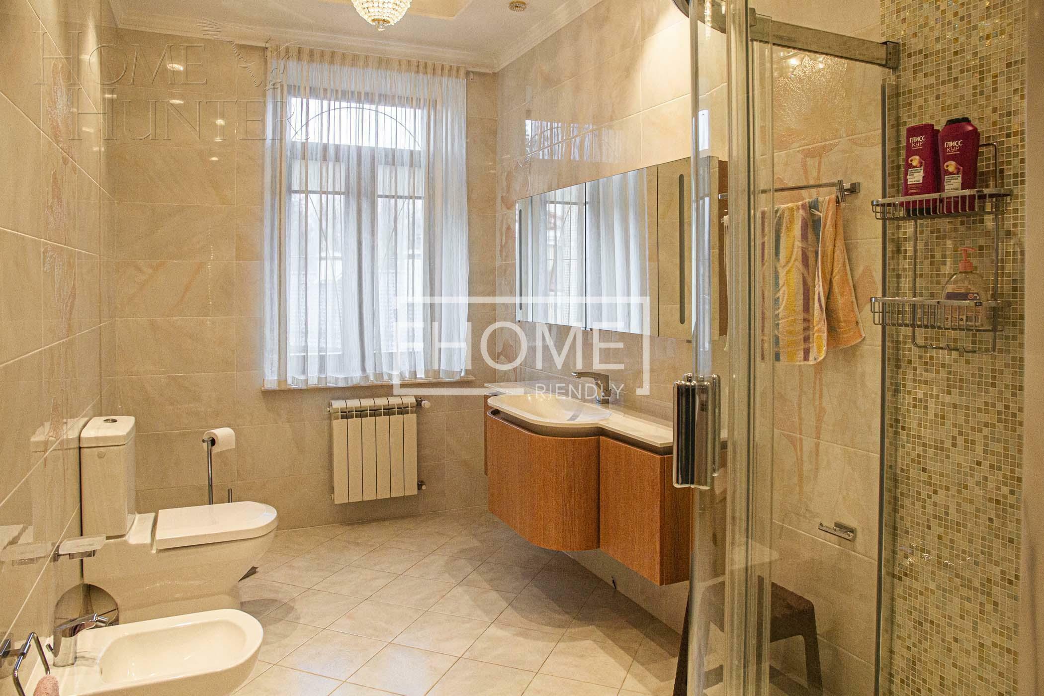 2-этажный коттедж 1 200 м² с отделкой