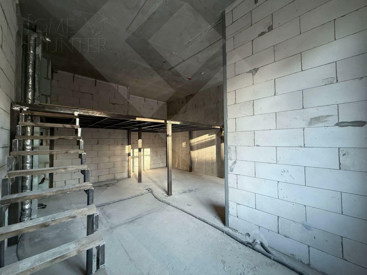 2-УРОВНЕВЫЕ АПАРТАМЕНТЫ БЕЗ ОТДЕЛКИ 68.4 М² НА 1 ЭТАЖЕ