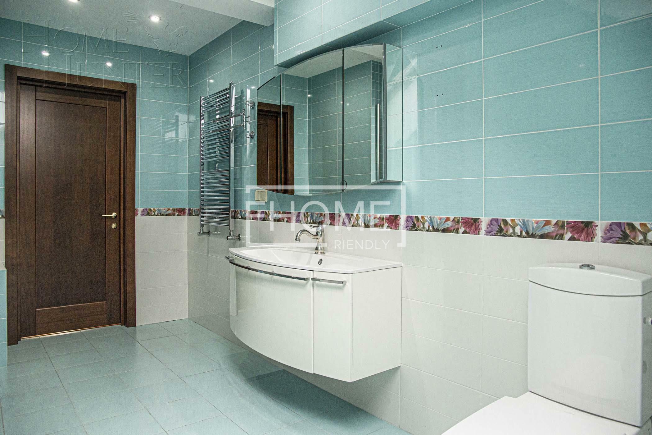 2-этажный коттедж 1 200 м² с отделкой