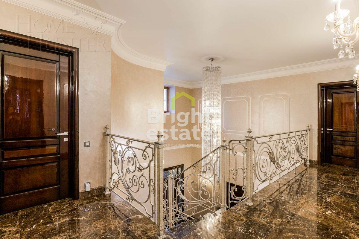 2-этажный коттедж 692 м² с отделкой