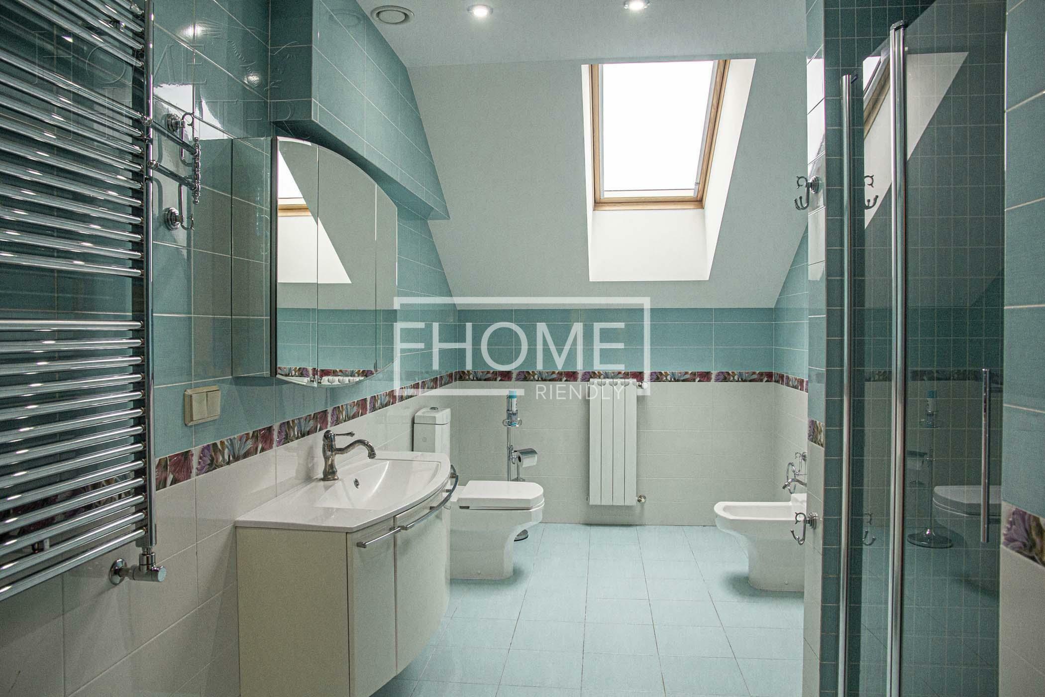 2-этажный коттедж 1 200 м² с отделкой