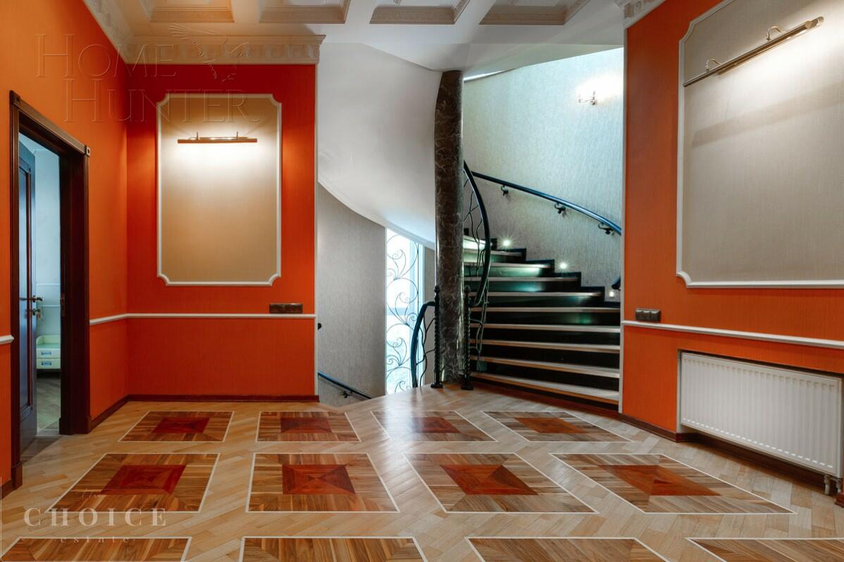 2-этажный коттедж 500 м² с отделкой