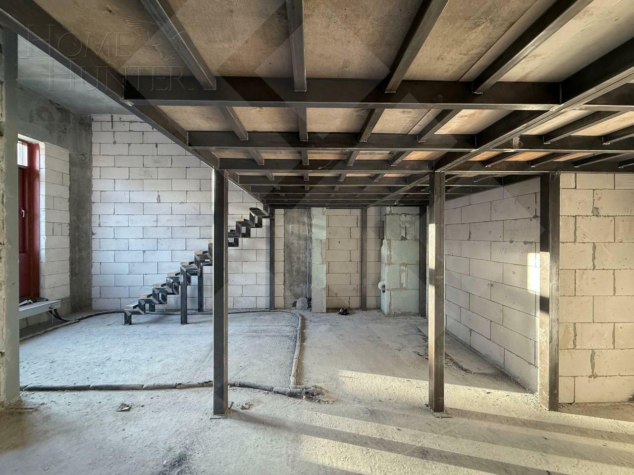 2-УРОВНЕВЫЕ АПАРТАМЕНТЫ БЕЗ ОТДЕЛКИ 68.4 М² НА 1 ЭТАЖЕ