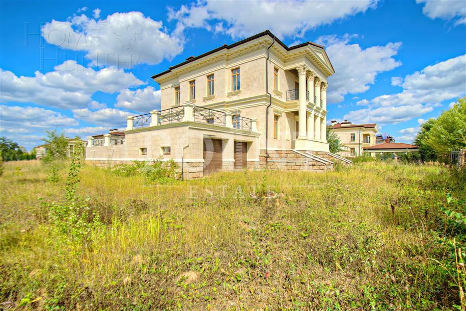 2-этажный коттедж 680 м² без отделки