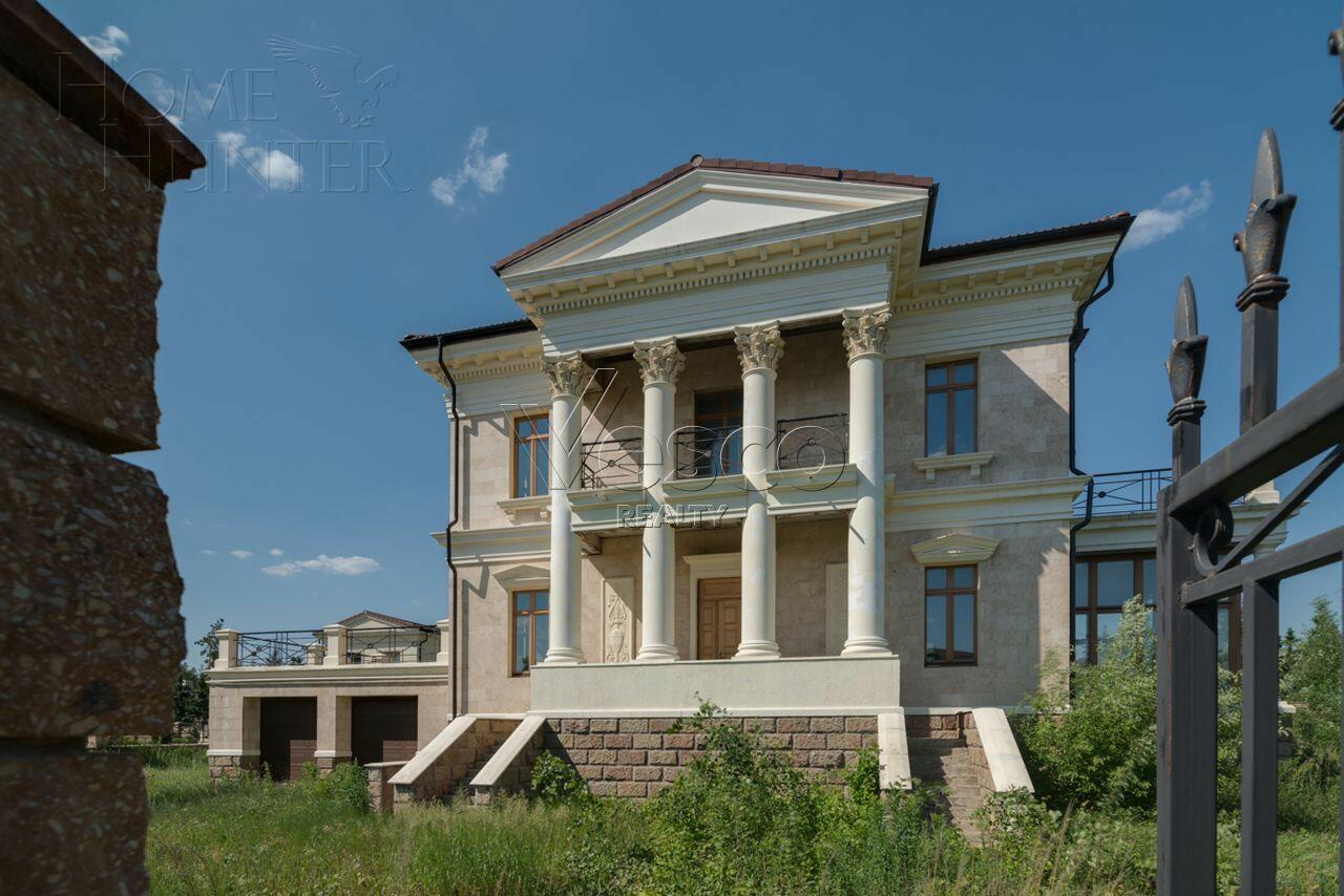 2-этажный коттедж 680 м² без отделки