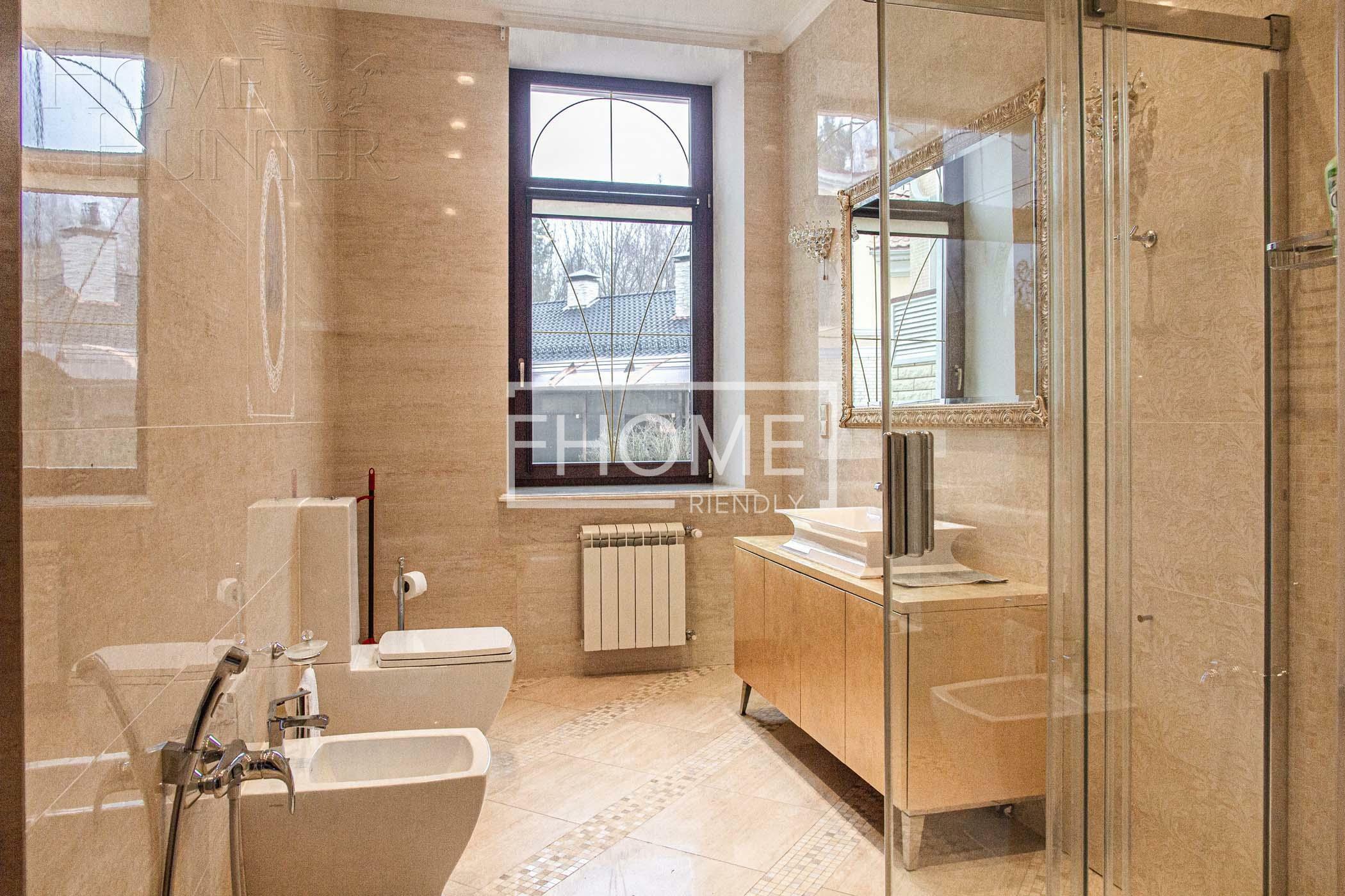 2-этажный коттедж 1 200 м² с отделкой