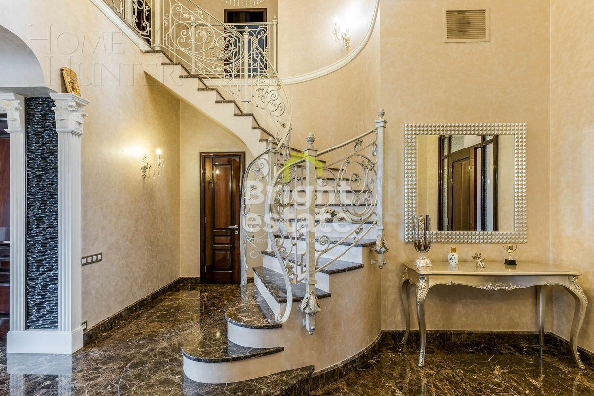 2-этажный коттедж 692 м² с отделкой