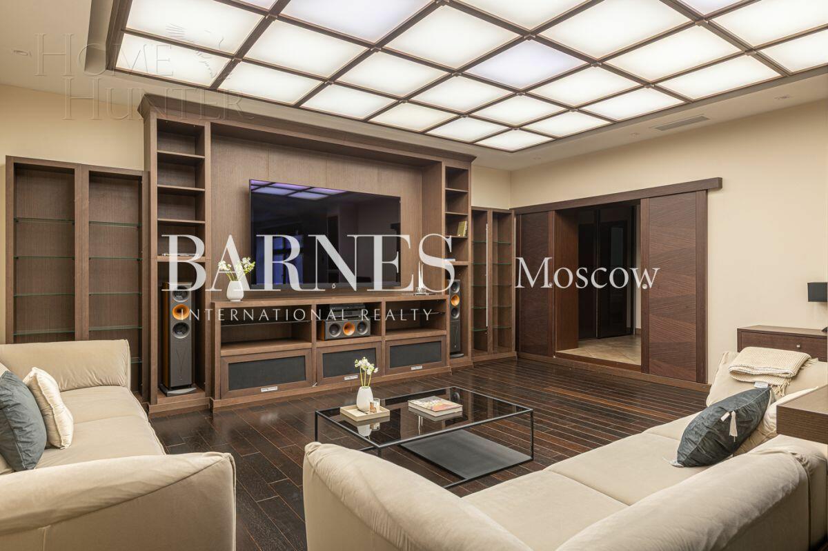 4-КОМН. КВАРТИРА С ОТДЕЛКОЙ 210.6 М² НА 2 ЭТАЖЕ