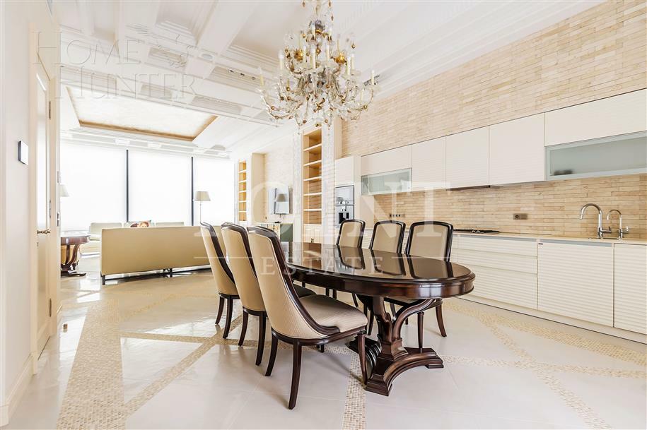 3-этажный таунхаус 360 м² с отделкой