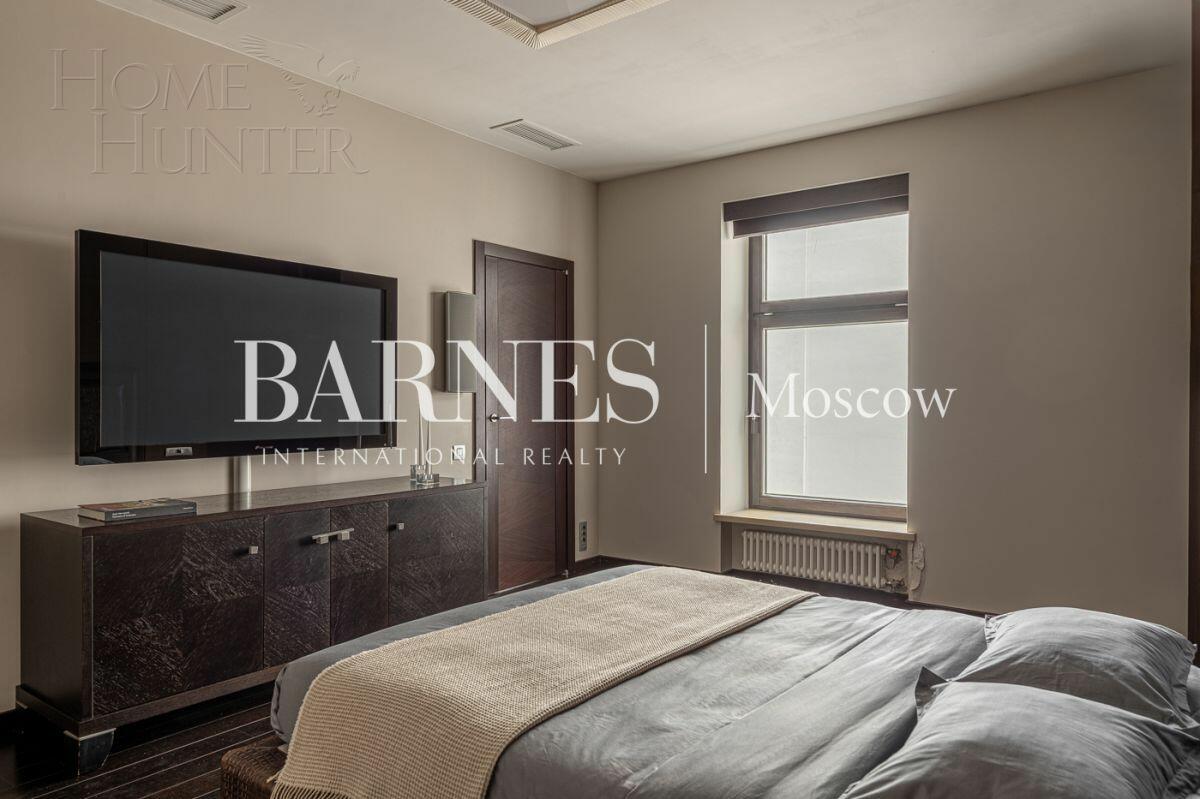 4-КОМН. КВАРТИРА С ОТДЕЛКОЙ 210.6 М² НА 2 ЭТАЖЕ