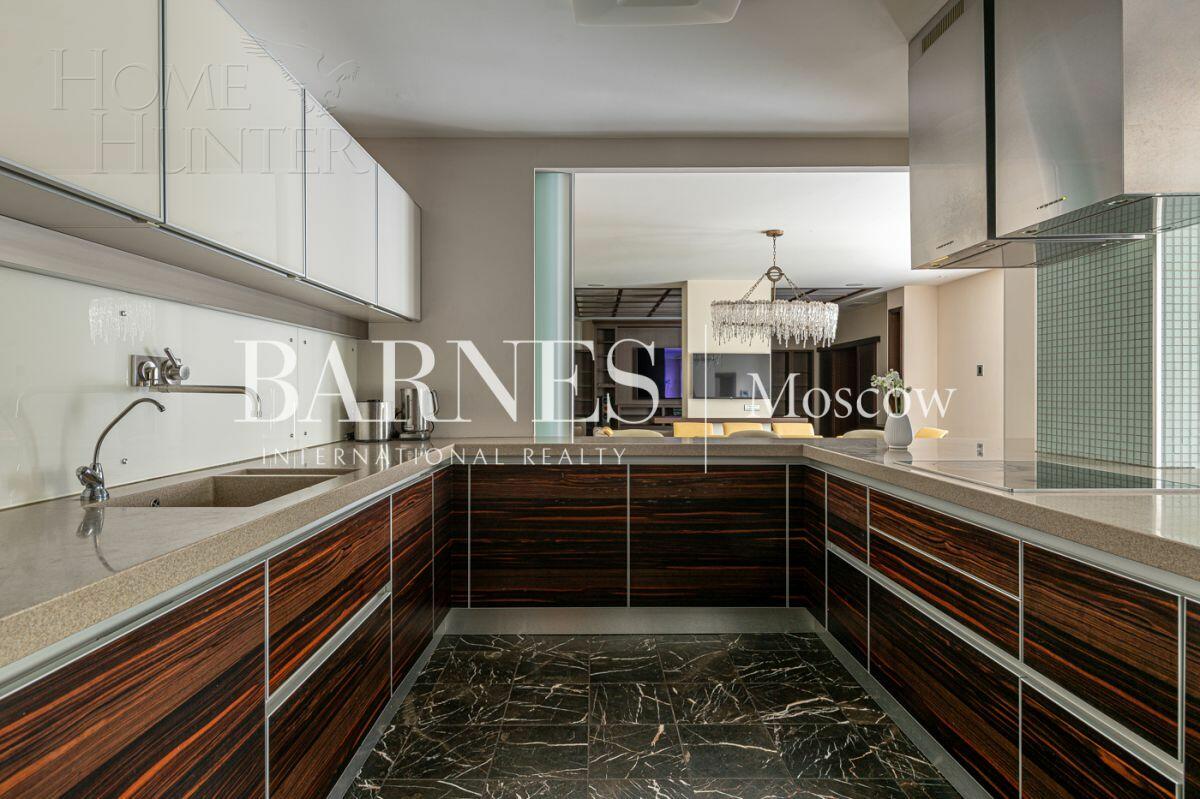 4-КОМН. КВАРТИРА С ОТДЕЛКОЙ 210.6 М² НА 2 ЭТАЖЕ