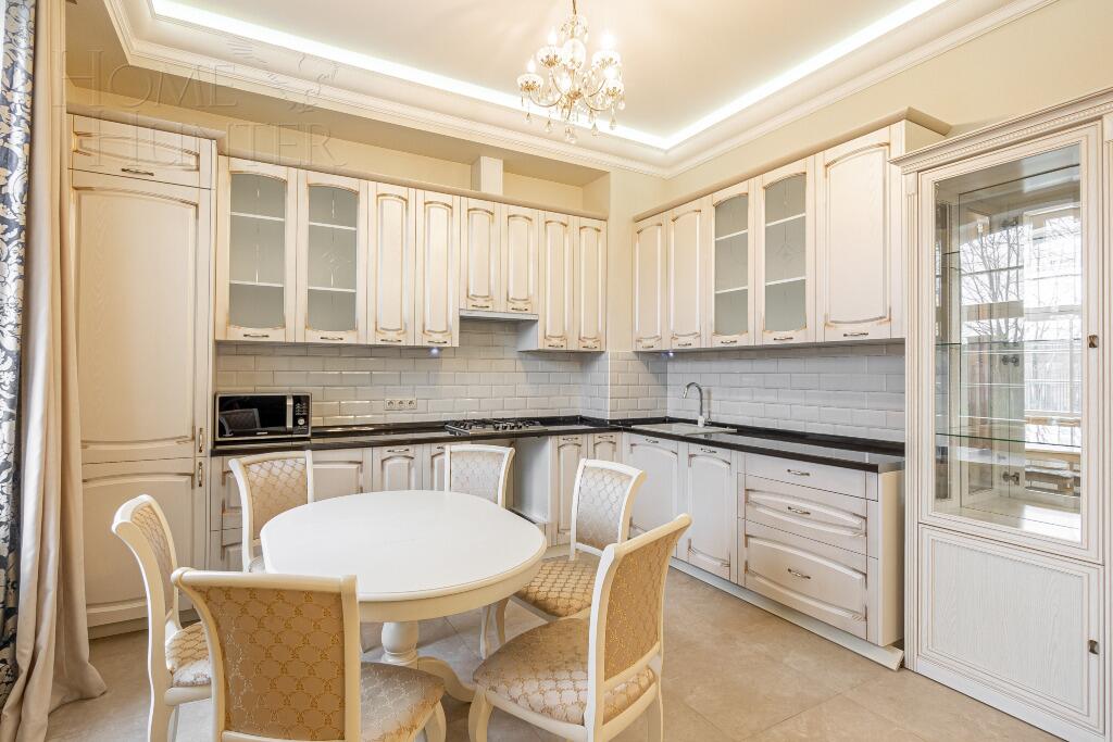 2-этажный таунхаус 350 м² с отделкой