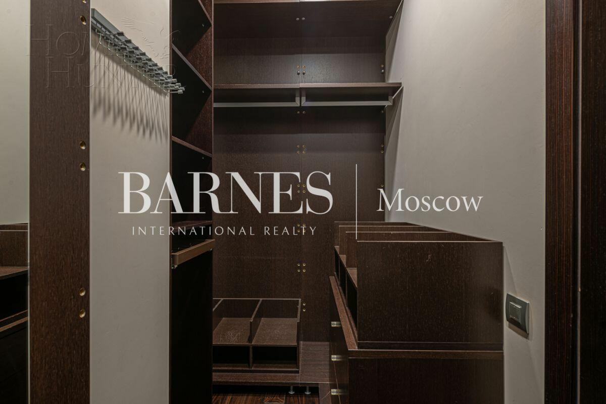 4-КОМН. КВАРТИРА С ОТДЕЛКОЙ 210.6 М² НА 2 ЭТАЖЕ