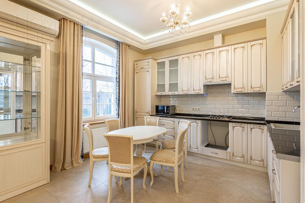 2-этажный таунхаус 350 м² с отделкой