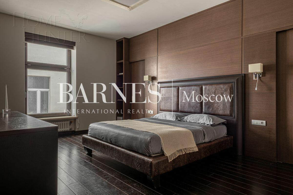 4-КОМН. КВАРТИРА С ОТДЕЛКОЙ 210.6 М² НА 2 ЭТАЖЕ