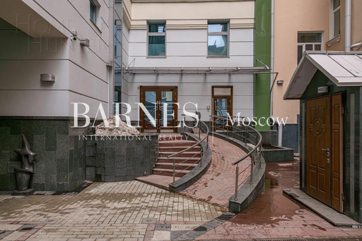 4-КОМН. КВАРТИРА С ОТДЕЛКОЙ 210.6 М² НА 2 ЭТАЖЕ