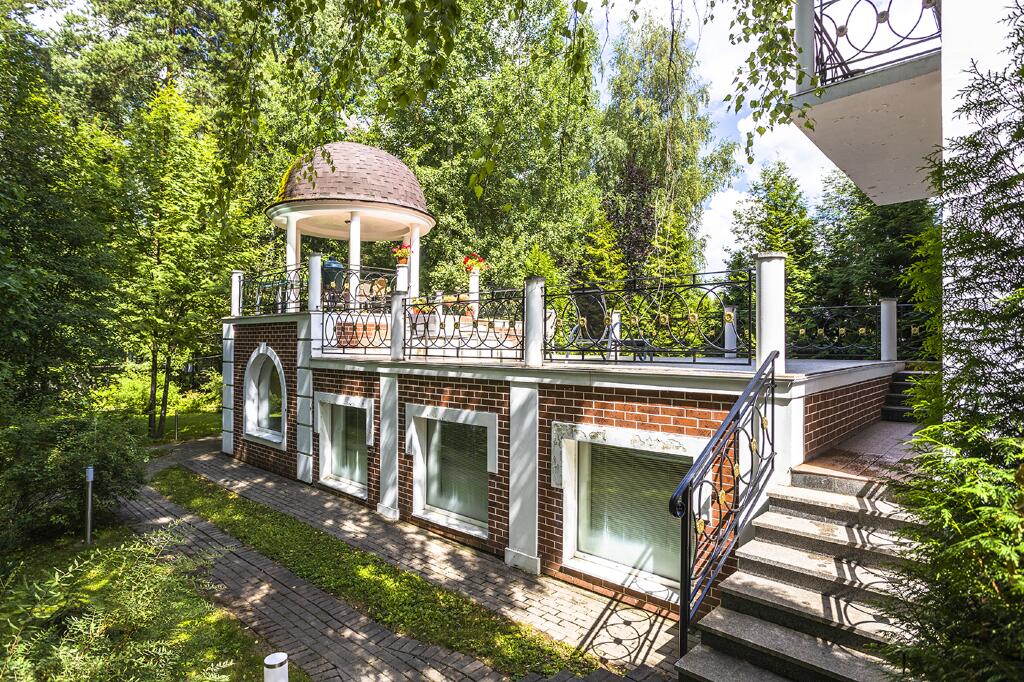 2-этажный коттедж 618 м² с отделкой