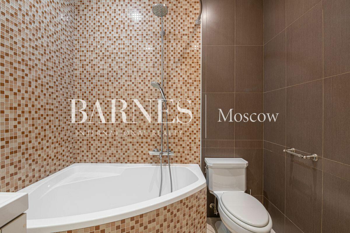 4-КОМН. КВАРТИРА С ОТДЕЛКОЙ 210.6 М² НА 2 ЭТАЖЕ