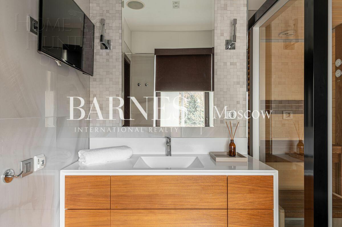 4-КОМН. КВАРТИРА С ОТДЕЛКОЙ 210.6 М² НА 2 ЭТАЖЕ