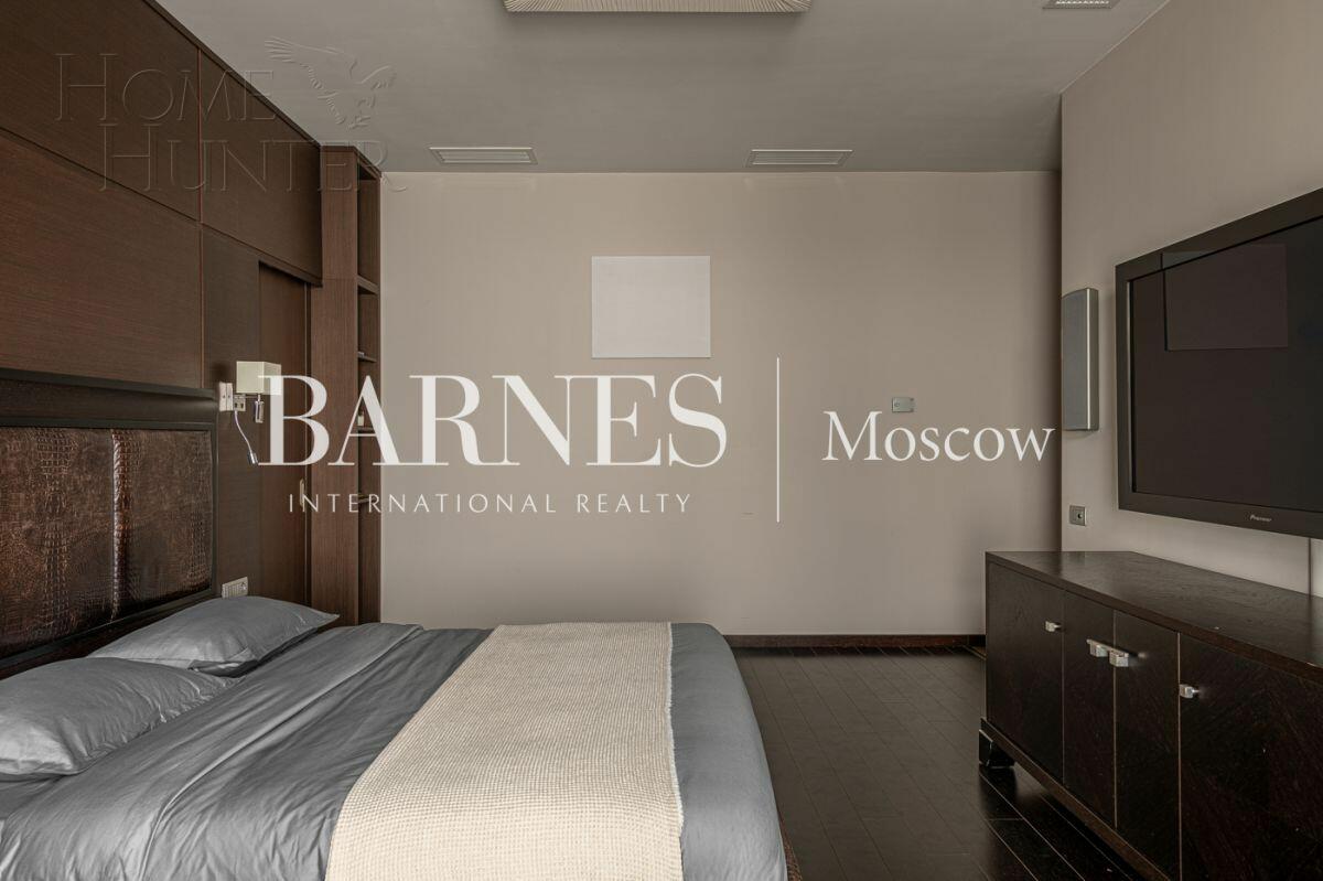 4-КОМН. КВАРТИРА С ОТДЕЛКОЙ 210.6 М² НА 2 ЭТАЖЕ