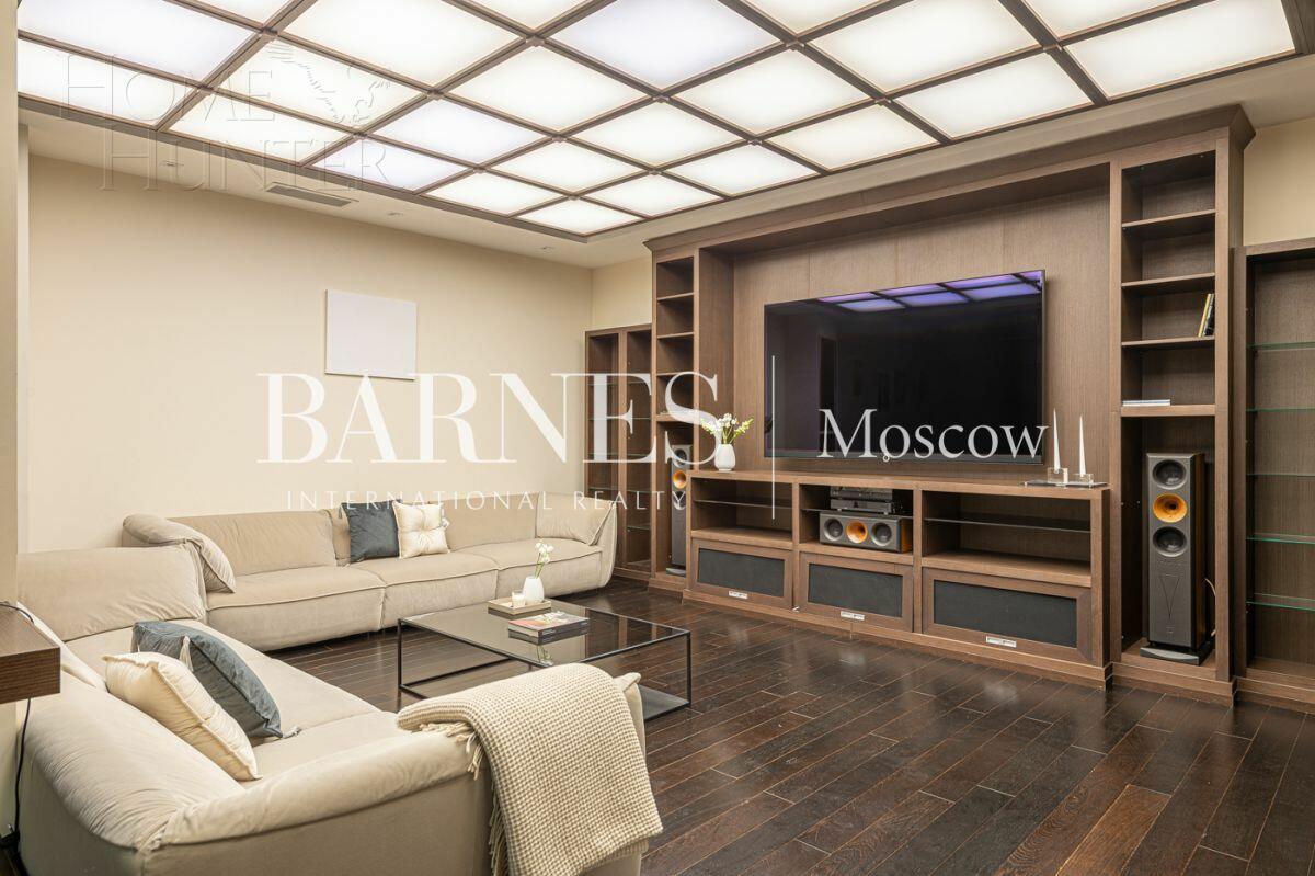 4-КОМН. КВАРТИРА С ОТДЕЛКОЙ 210.6 М² НА 2 ЭТАЖЕ