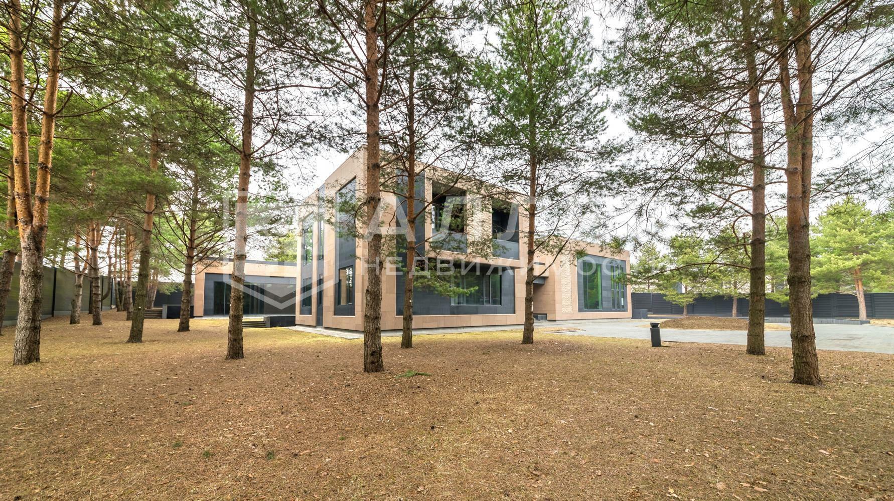 2-этажный коттедж 2 000 м² без отделки