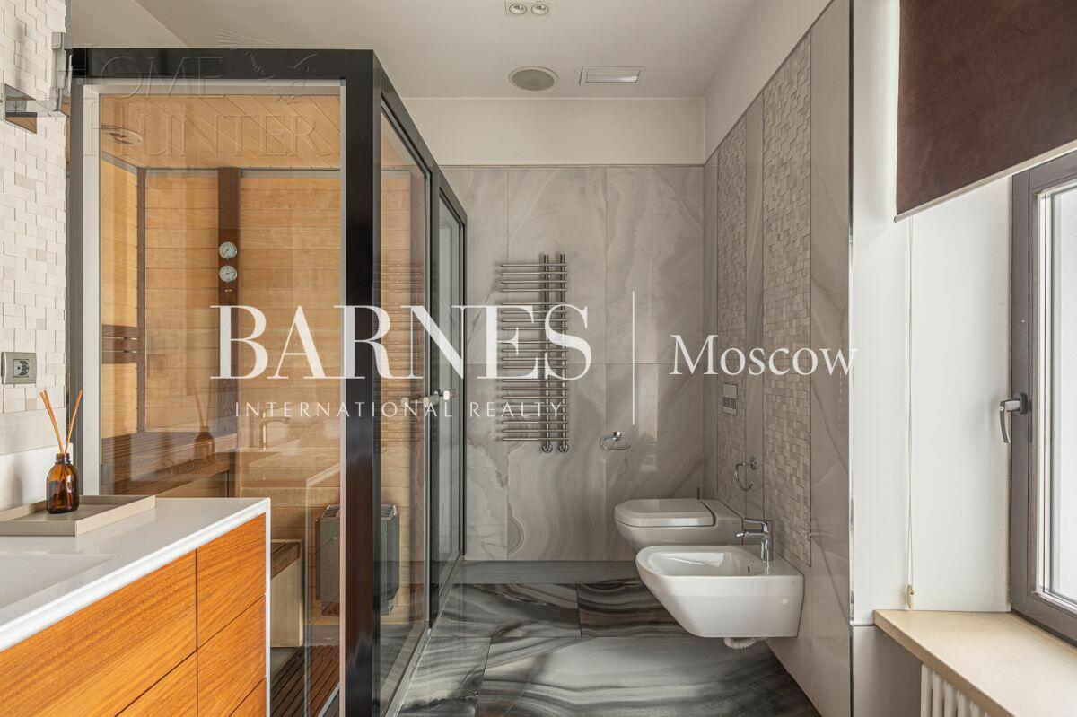 4-КОМН. КВАРТИРА С ОТДЕЛКОЙ 210.6 М² НА 2 ЭТАЖЕ