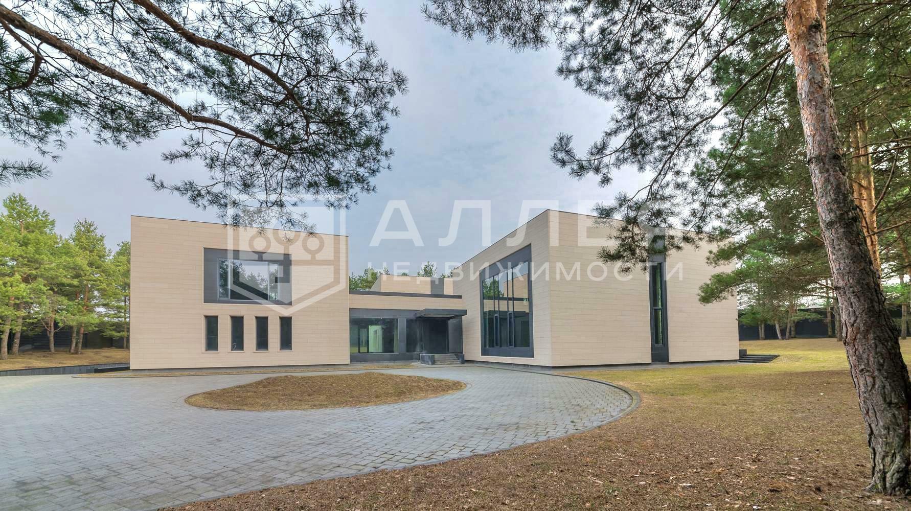2-этажный коттедж 2 000 м² без отделки