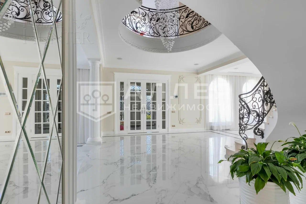 2-этажный коттедж 612 м² с отделкой