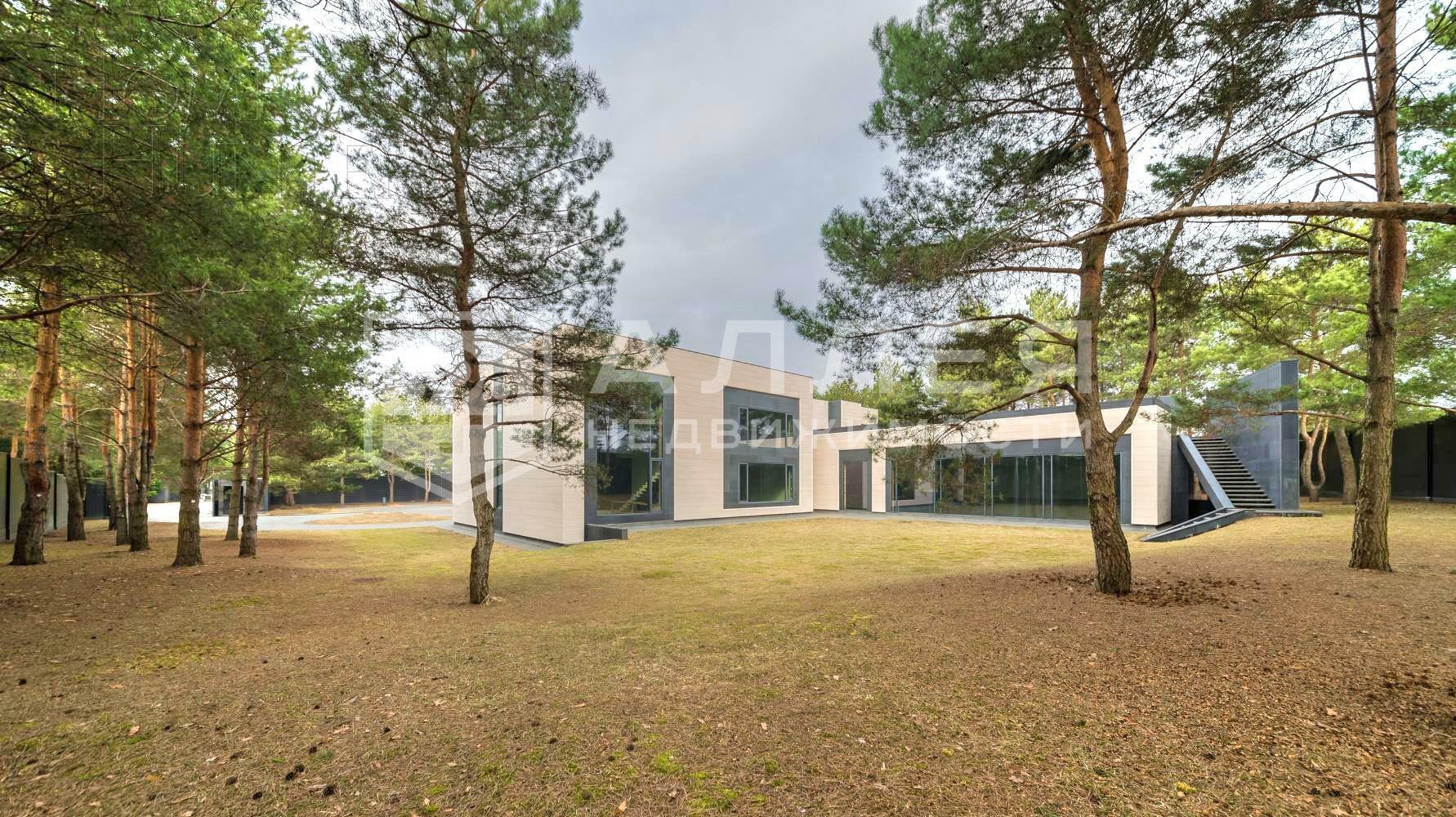 2-этажный коттедж 2 000 м² без отделки