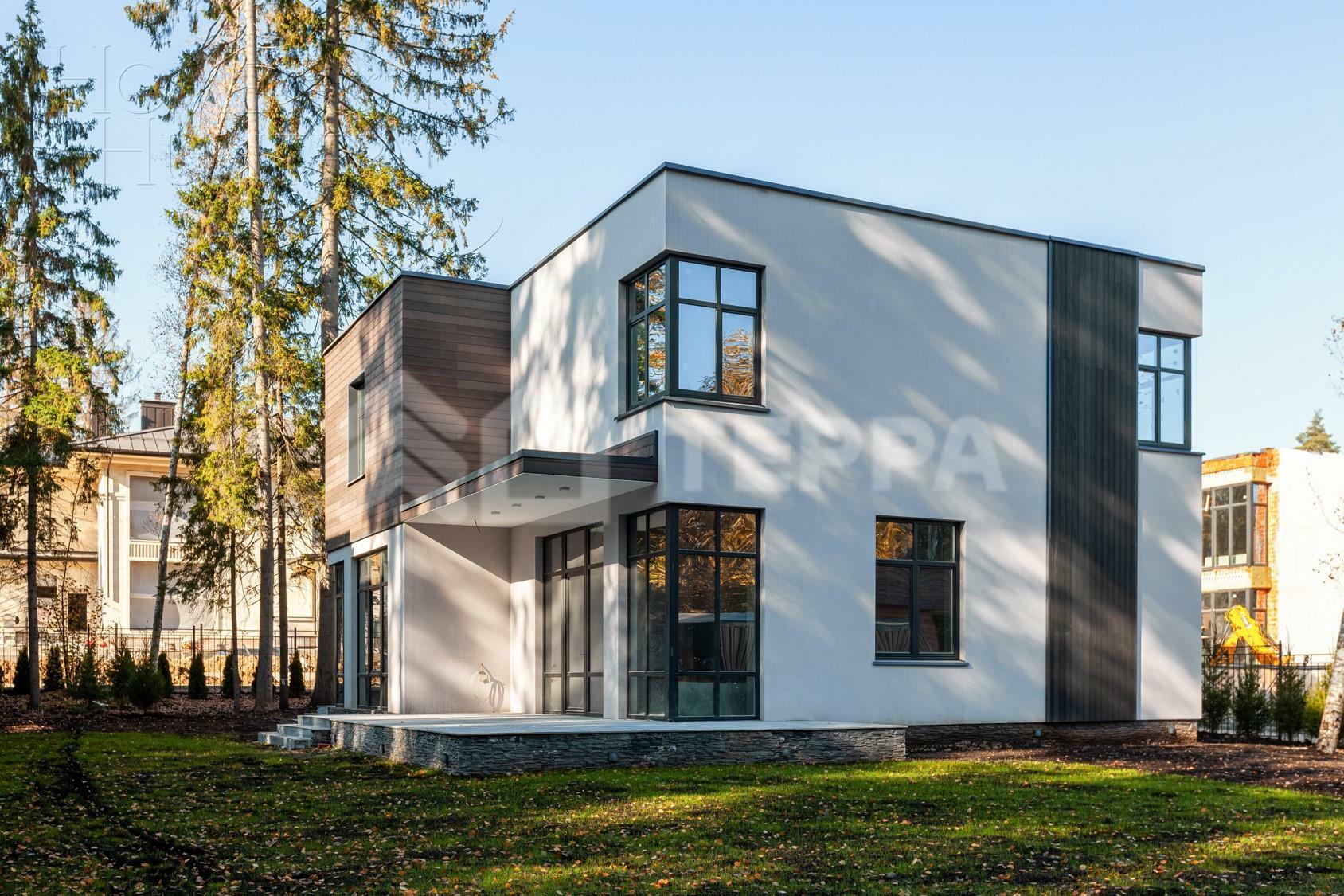 3-этажный коттедж 360 м² с отделкой