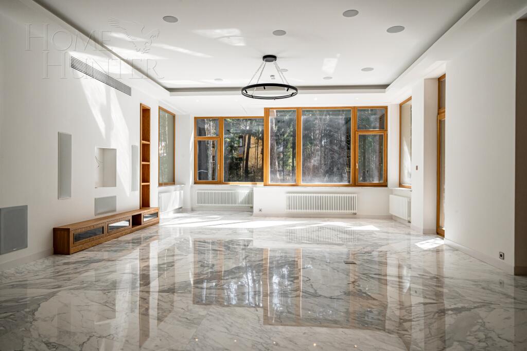 2-этажный коттедж 1 330 м² с отделкой
