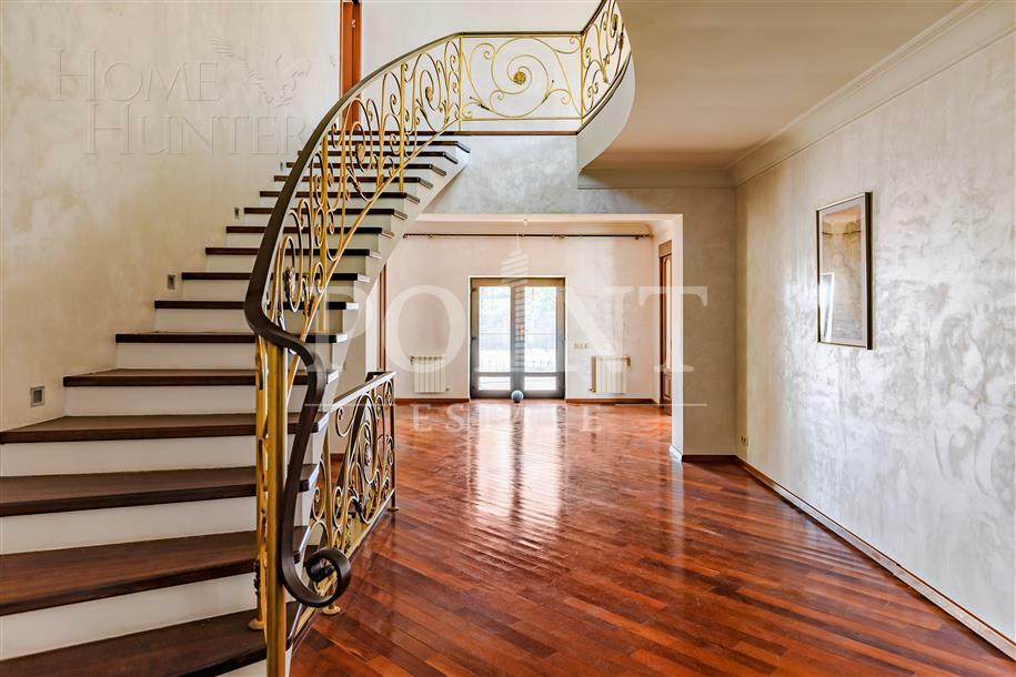 2-этажный коттедж 600 м² с отделкой