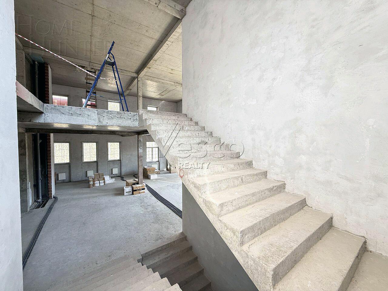 2-этажный коттедж 1 320 м² без отделки