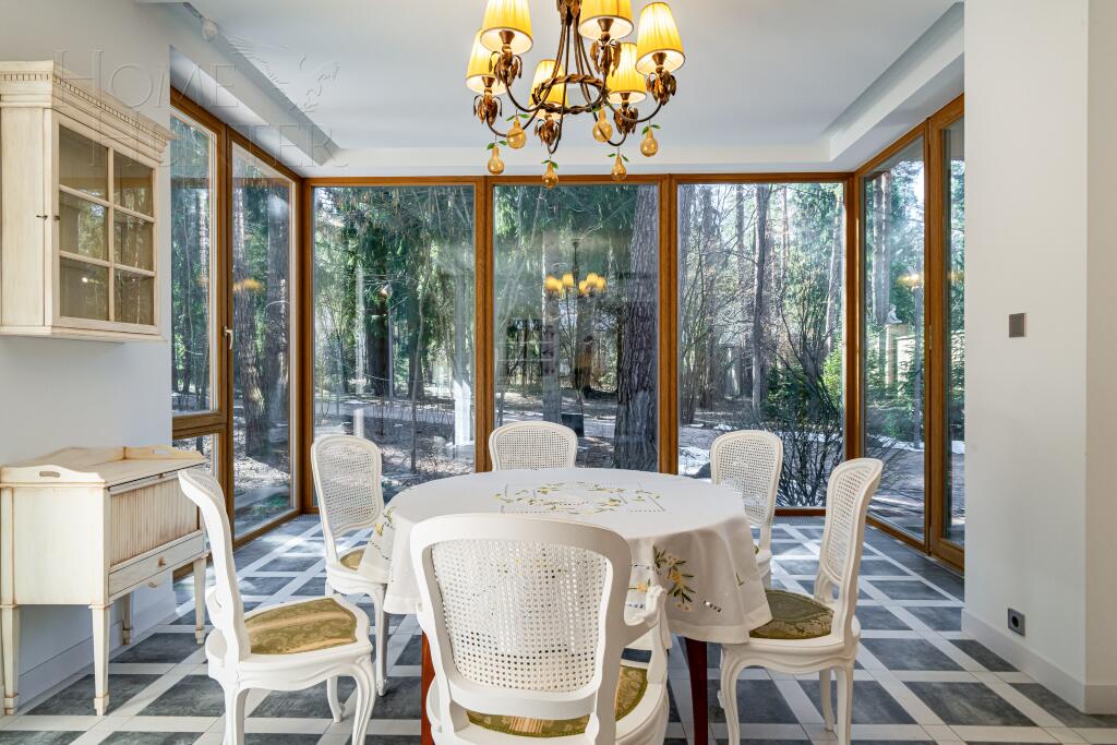 2-этажный коттедж 1 330 м² с отделкой