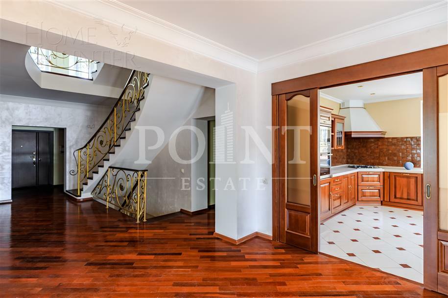 2-этажный коттедж 600 м² с отделкой